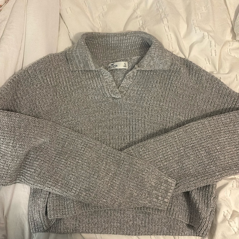 hollister collared sweater size small